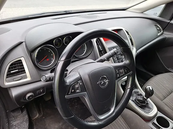 Opel Astra 2011 photo 5