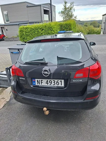 Opel Astra 2011 photo 4