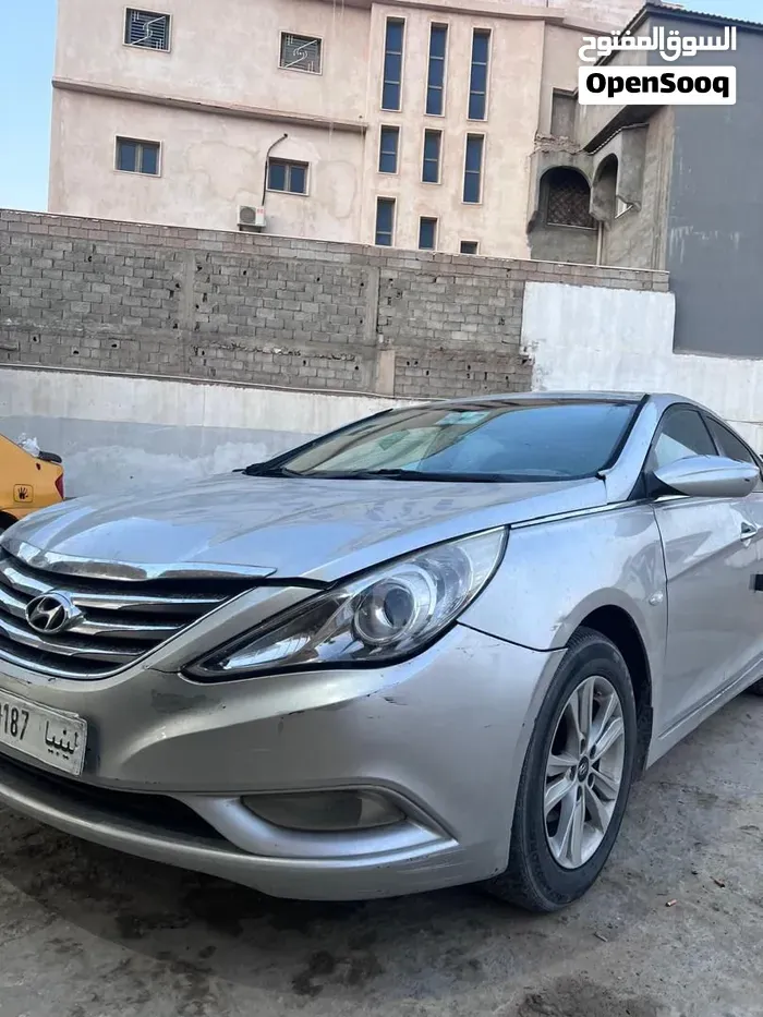 Hyundai Sonata 2011 photo 4