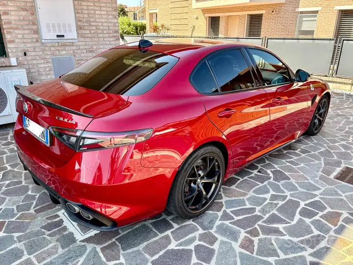 Alfa Romeo Giulia Quadrifoglio 2023 photo 3