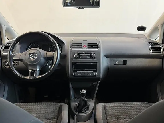Volkswagen Touran 2011 photo 5