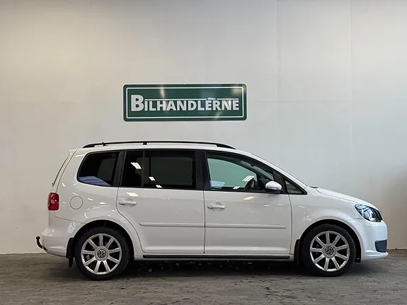 Volkswagen Touran 2011 photo 3