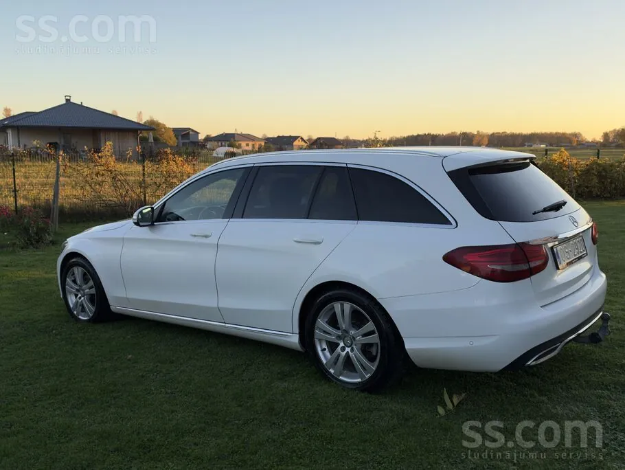 Mercedes-Benz C220 2014 photo 2