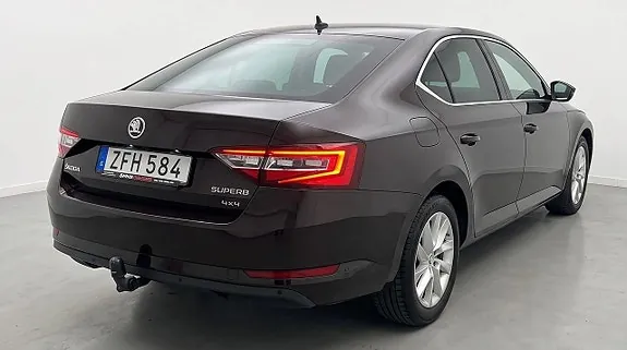 Skoda Superb 2018 photo 4