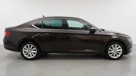 Skoda Superb 2018 photo 3