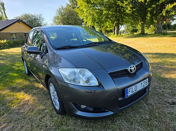 Toyota Auris 2008 photo 2