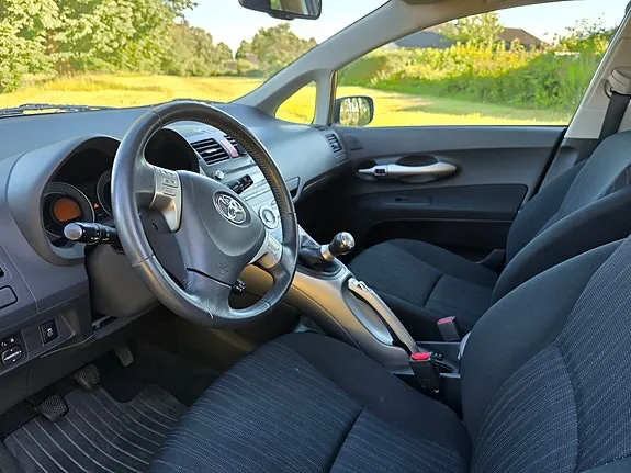 Toyota Auris 2008 photo 4