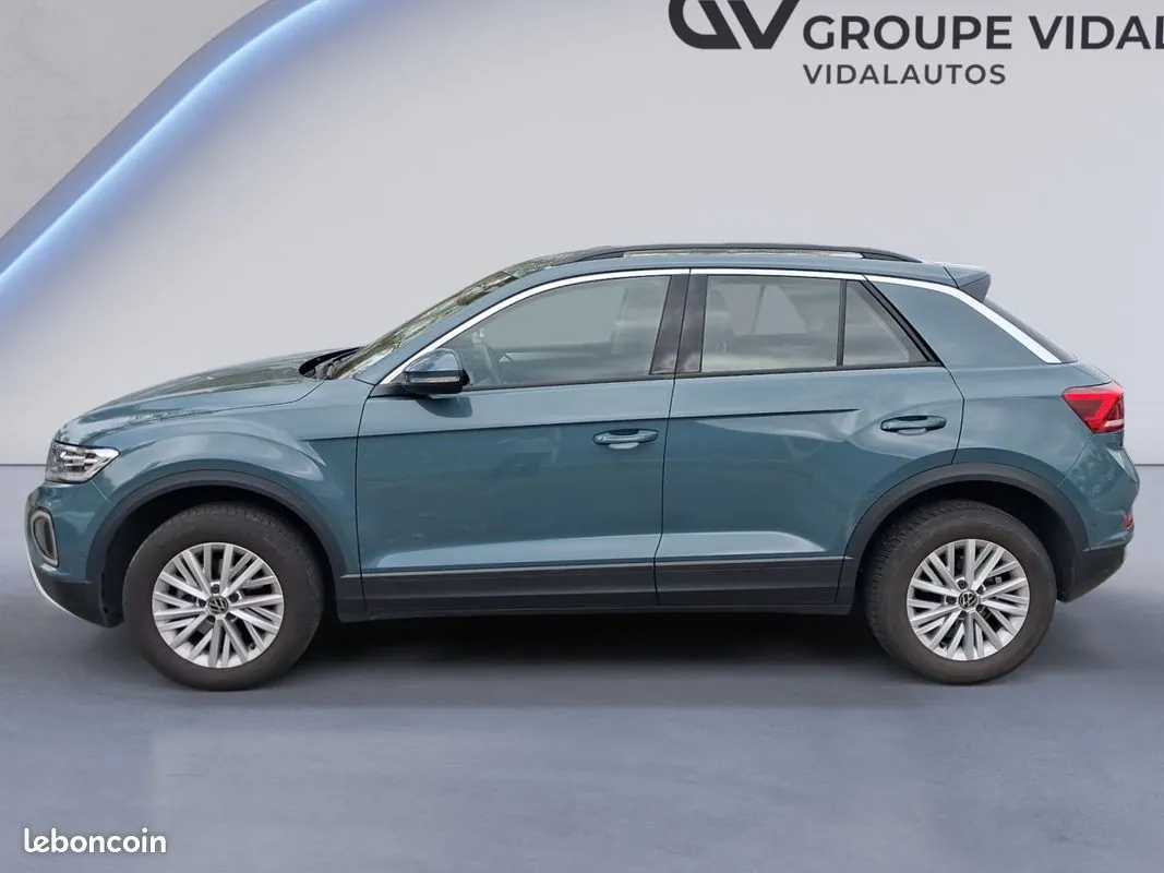 Volkswagen T-Roc 2023 photo 2