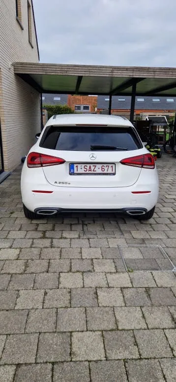 Mercedes-Benz A250E