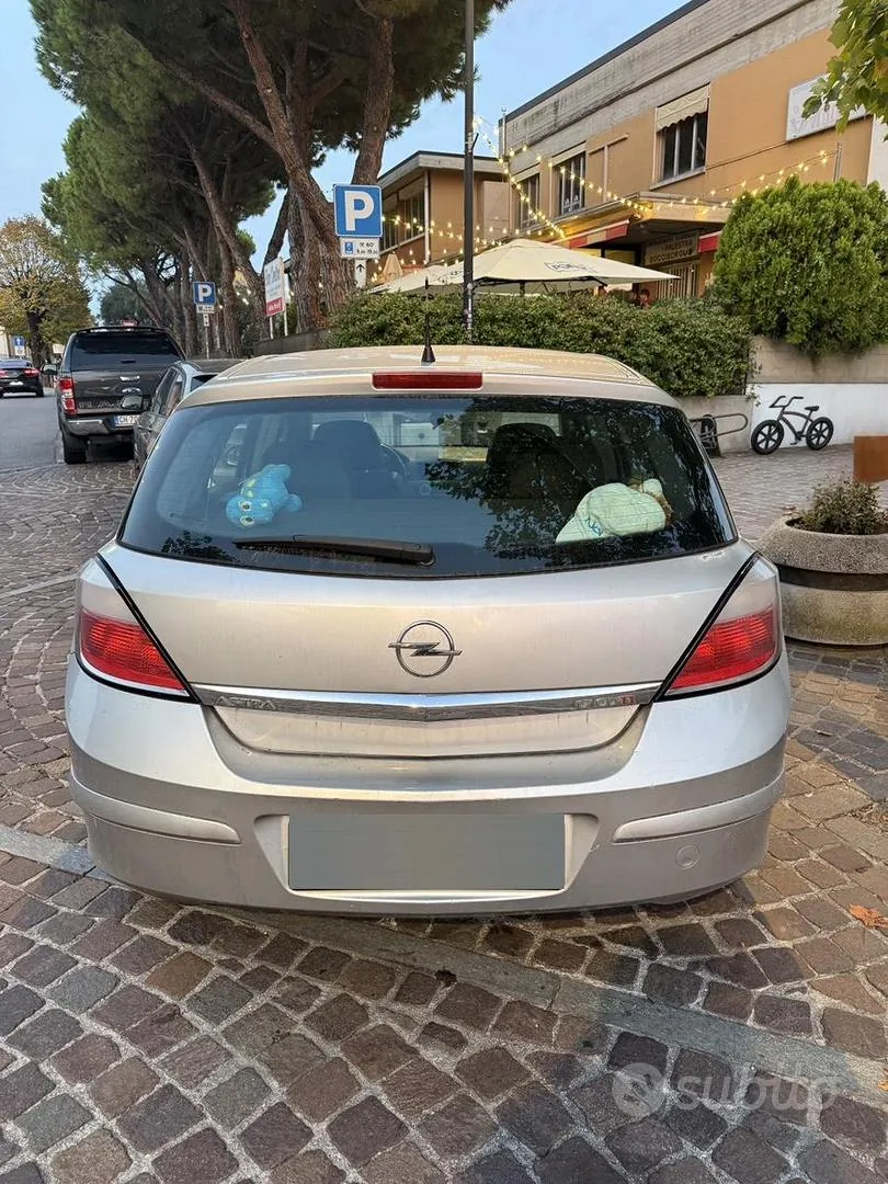 Opel Astra 2005 photo 2