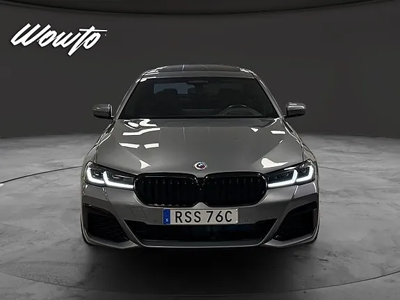 BMW M550I 2023 photo 2