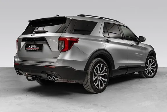 Ford Explorer 2023 photo 2