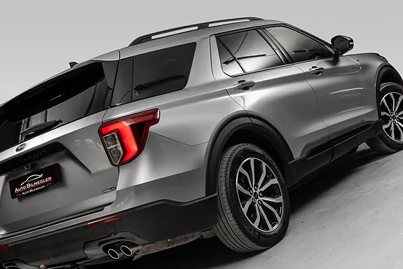 Ford Explorer 2023 photo 4