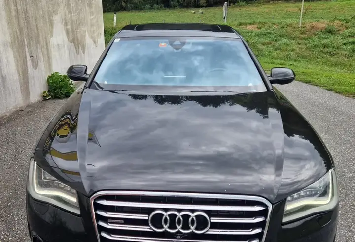 Audi A8 2013 photo 3