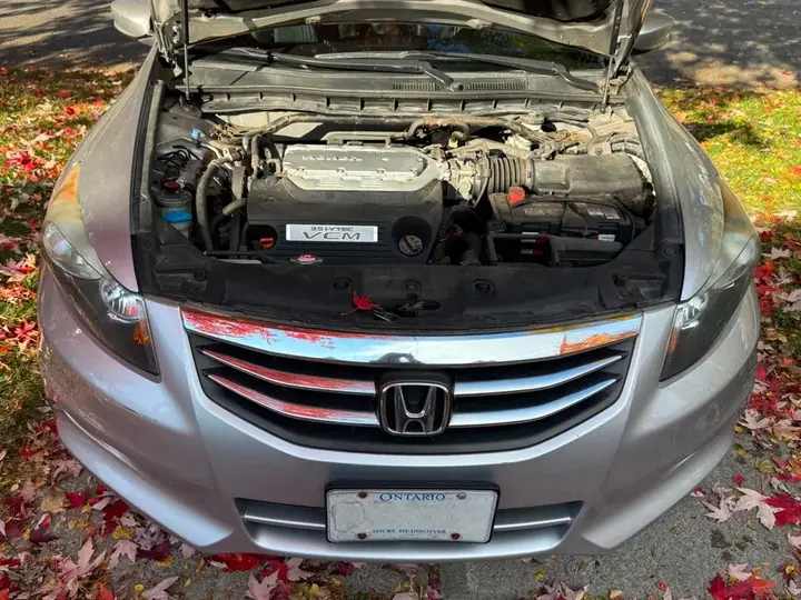 Honda Accord 2011 photo 2