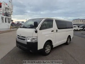Toyota Hiace Van 2018 photo 2