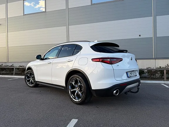 Alfa Romeo Stelvio 2019 photo 2