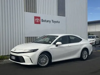 Toyota Camry 2026 photo 2