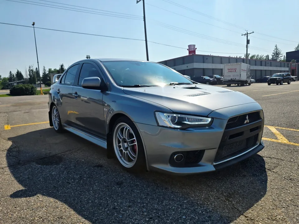Mitsubishi Lancer Evolution 2012 photo 3
