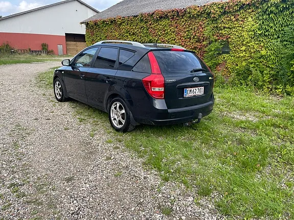 Kia Ceed 2009 photo 2