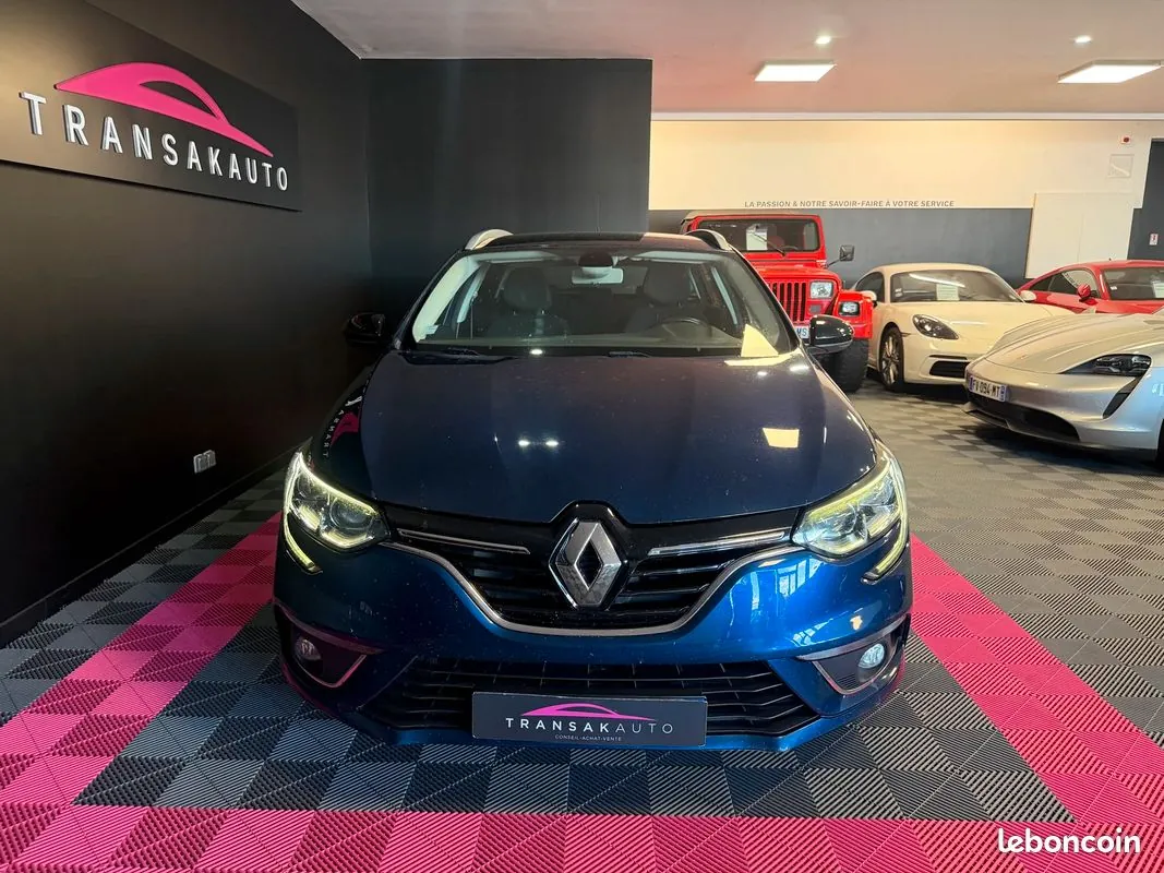 Renault Megane 2019 photo 2