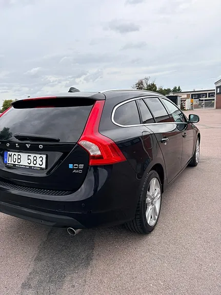 Volvo V60 2012 photo 2