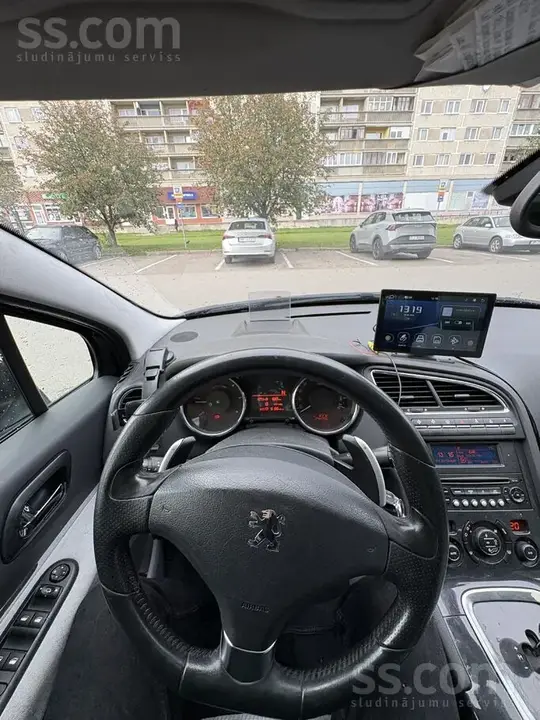 Peugeot 5008 2011 photo 2