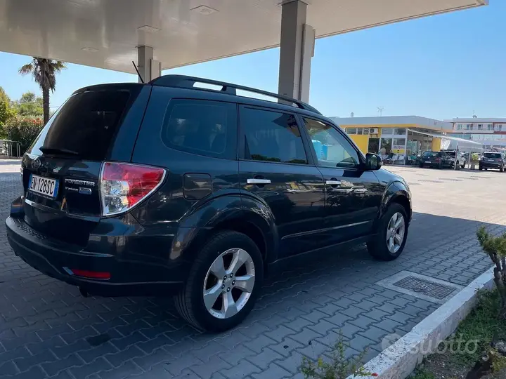 Subaru Forester 2012 photo 2