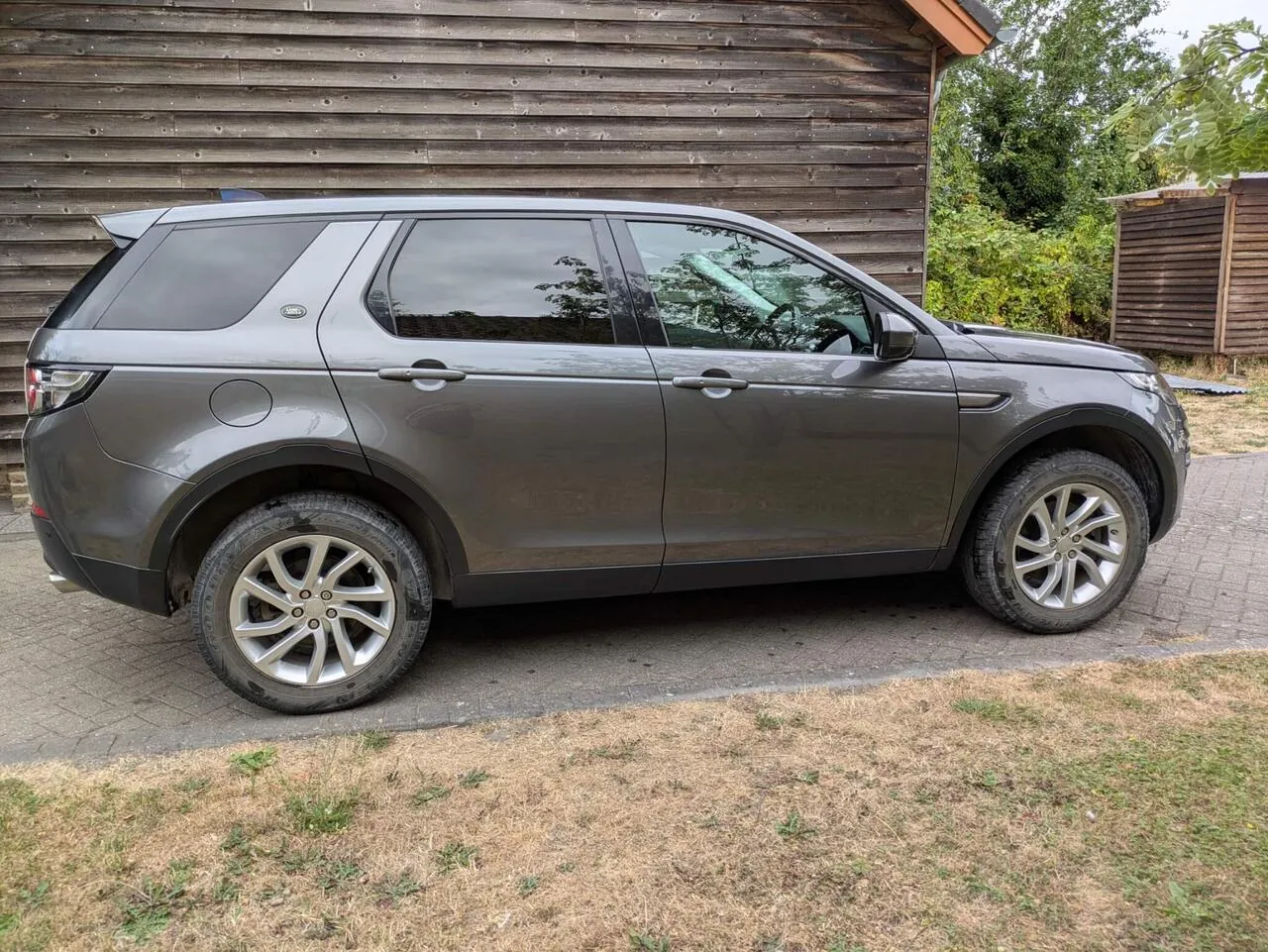Land Rover Discovery Sport 2017 photo 3