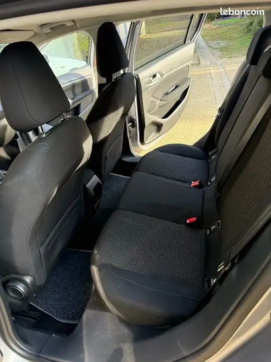 Peugeot 308 2017 photo 4