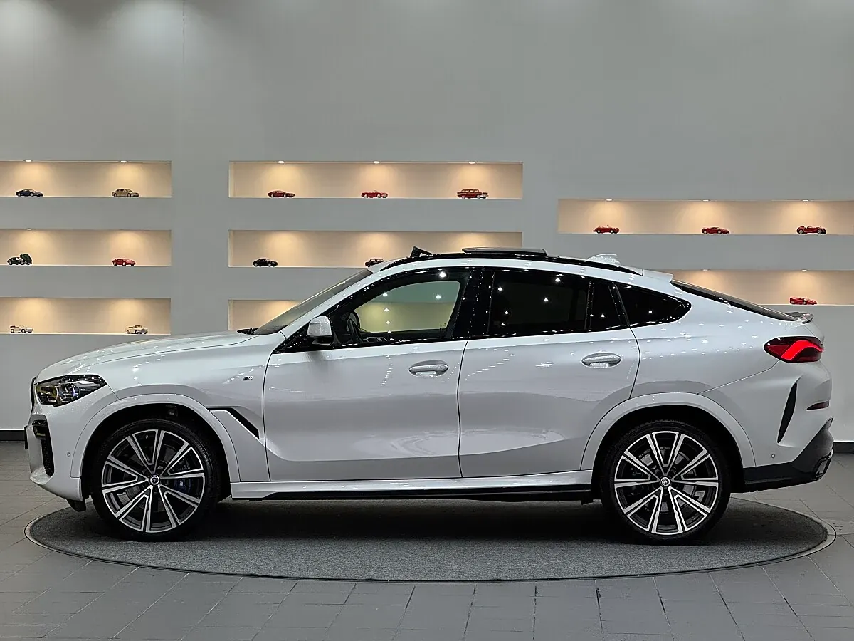 BMW X6 2022 photo 2