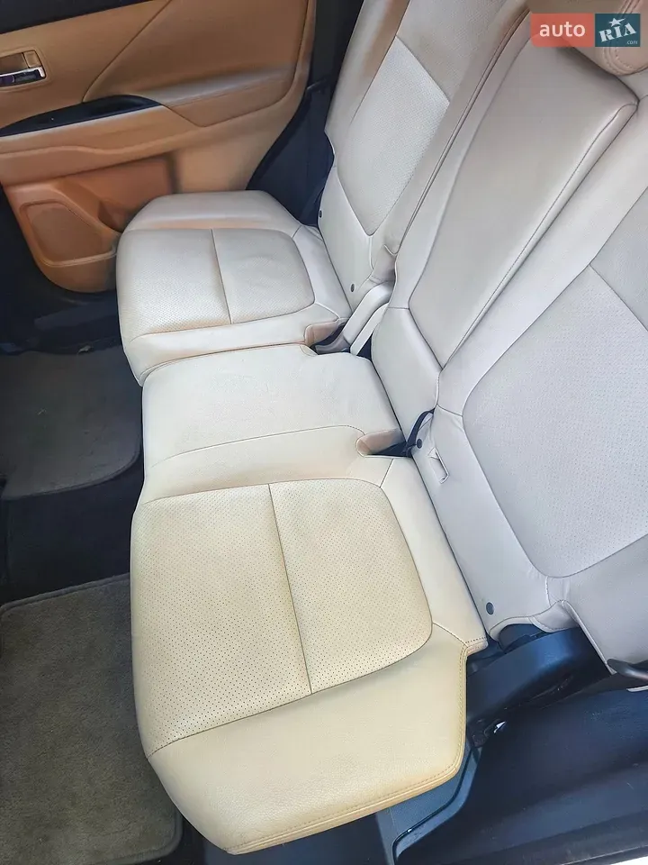 Mitsubishi Outlander 2015 photo 4
