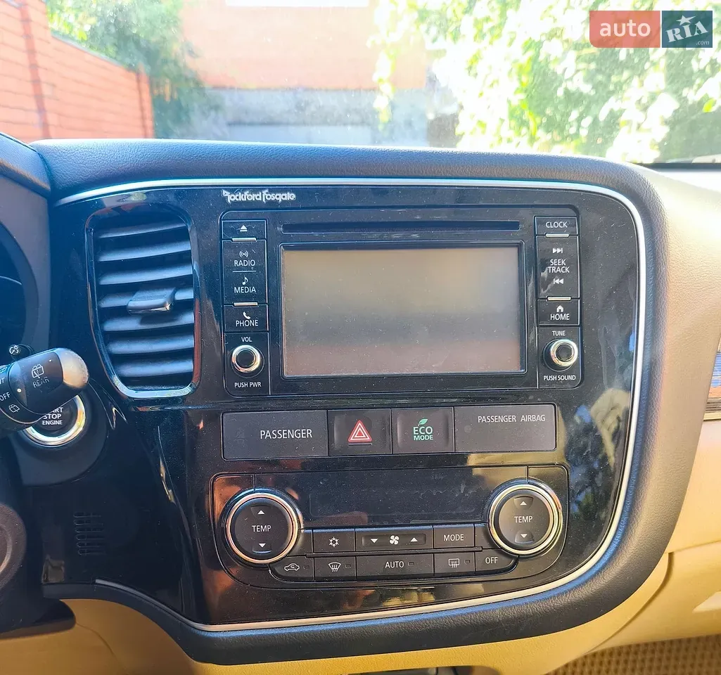Mitsubishi Outlander 2015 photo 3