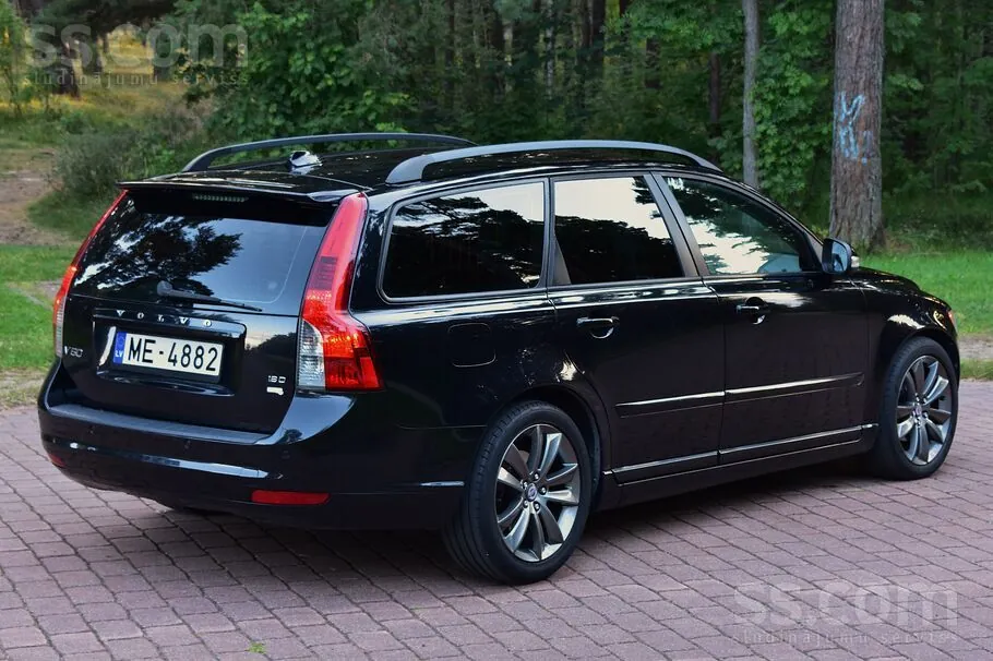Volvo V50 2010 photo 2