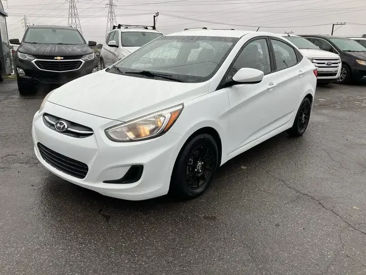 Hyundai Accent 2013 photo 3