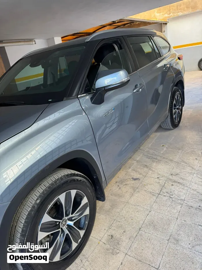 Toyota Highlander 2023 photo 2