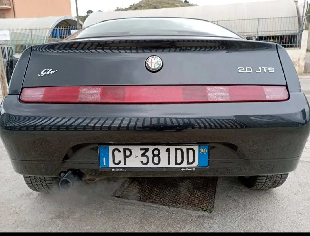 Alfa Romeo Gtv 2004 photo 3