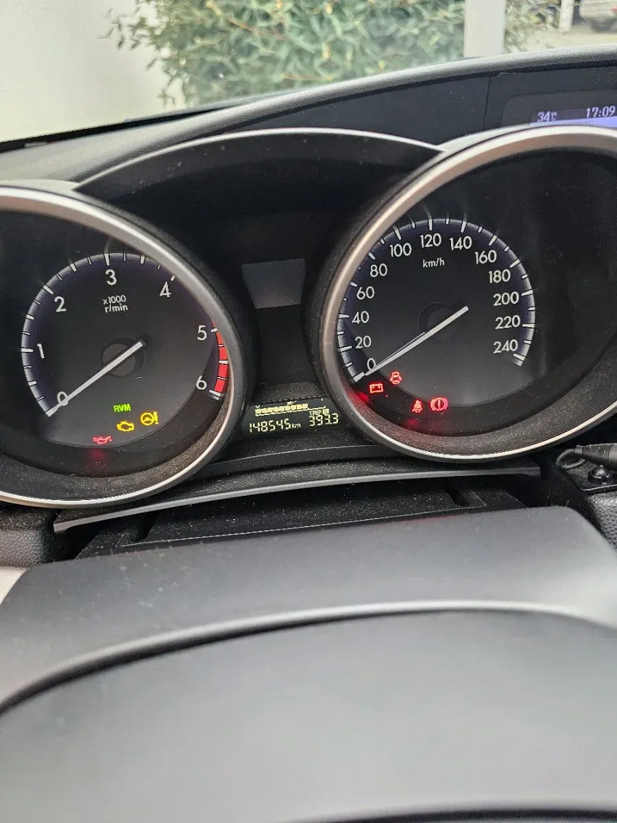 Mazda Mazda3 2012 photo 3