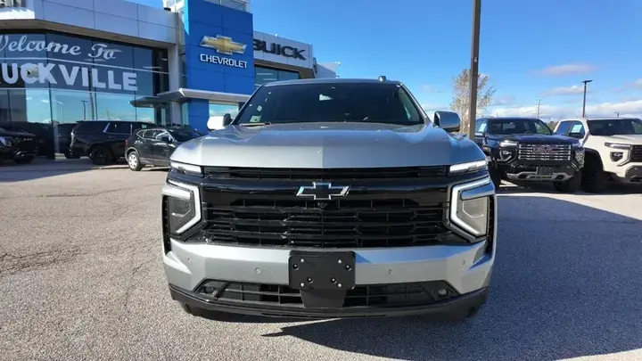 Chevrolet Suburban 2026 photo 2
