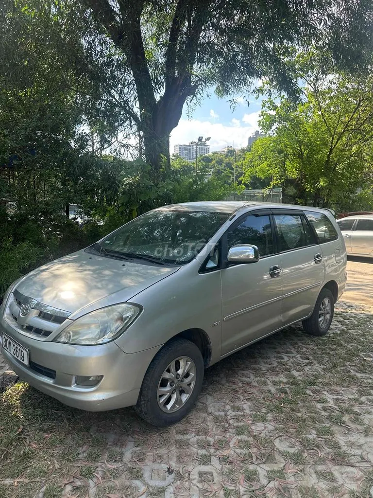 Toyota Innova 2008 photo 2