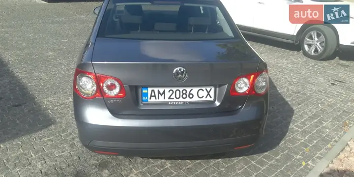 Volkswagen Jetta 2010 photo 2