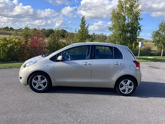 Toyota Yaris 2010 photo 3