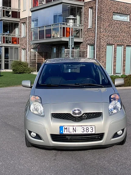 Toyota Yaris 2010 photo 2