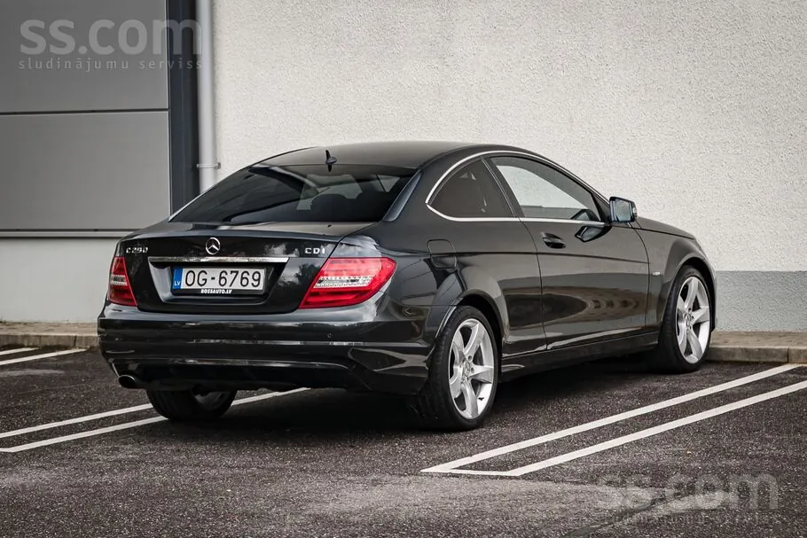 Mercedes-Benz C250 2011 photo 4