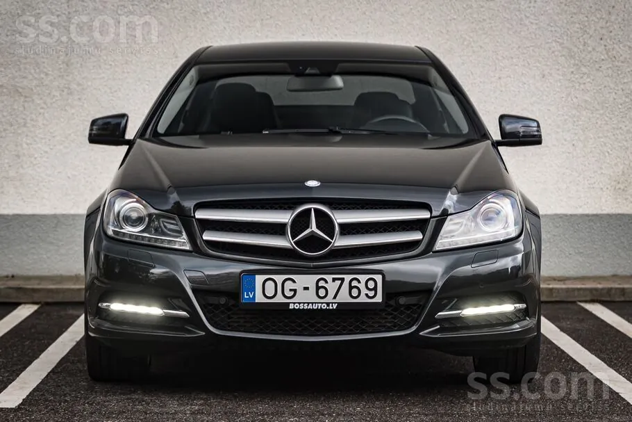 Mercedes-Benz C250 2011 photo 2