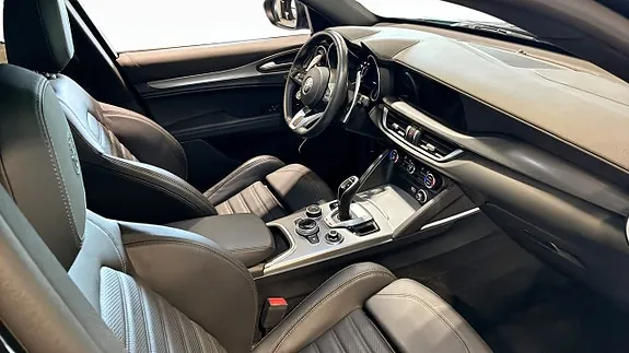 Alfa Romeo Stelvio 2022 photo 3