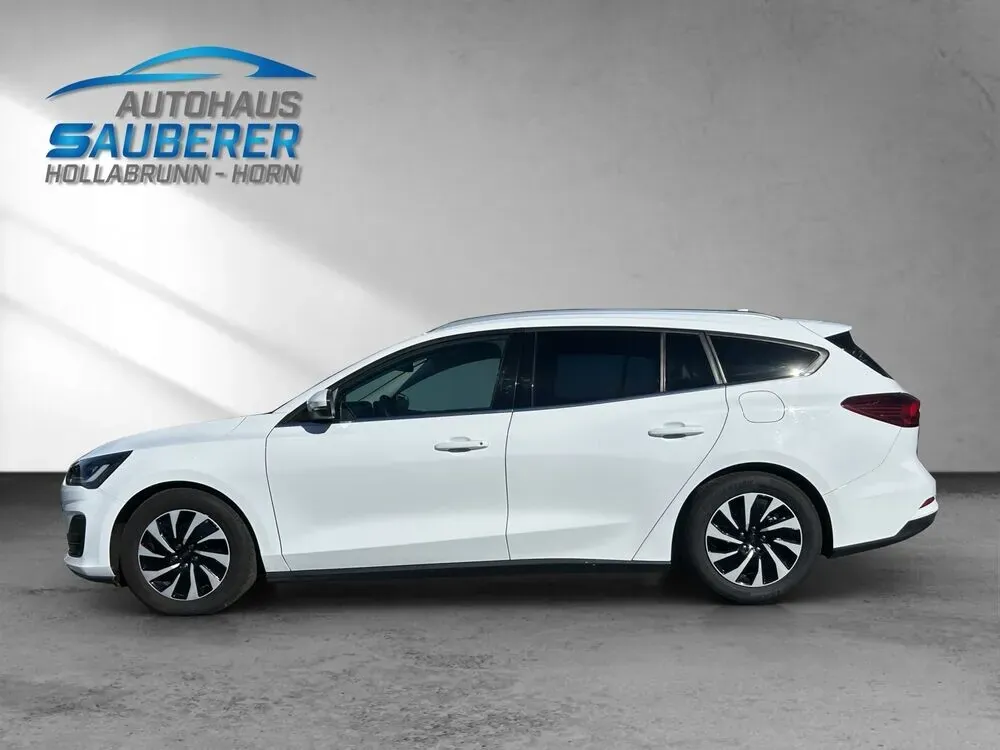 Ford Focus 2024 photo 2