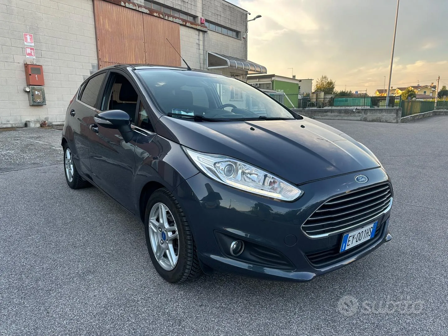 Ford Fiesta 2015 photo 2