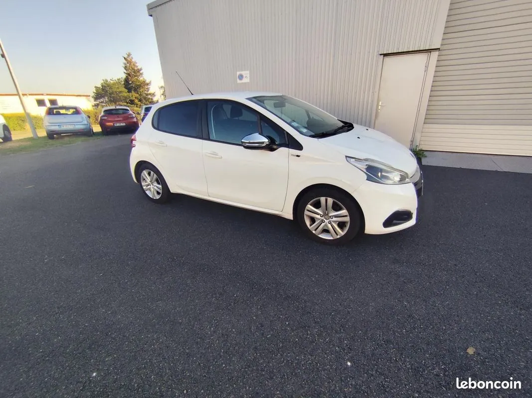Peugeot 208 2016 photo 5