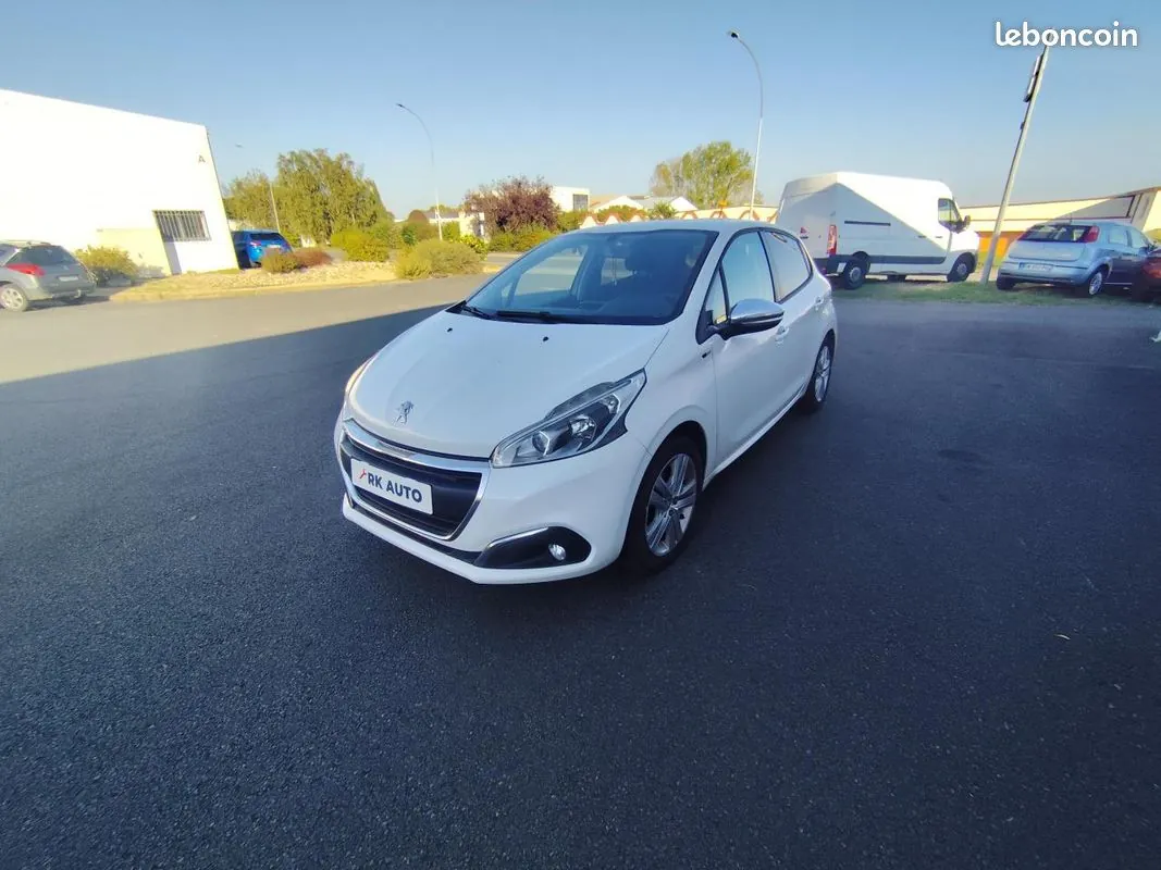 Peugeot 208 2016 photo 2